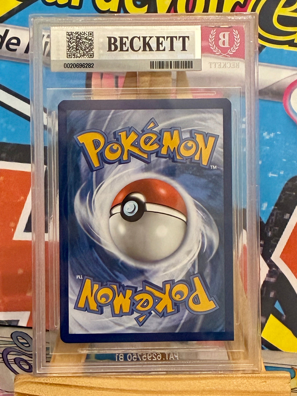 Pikachu Beckett 8.5 carta con error